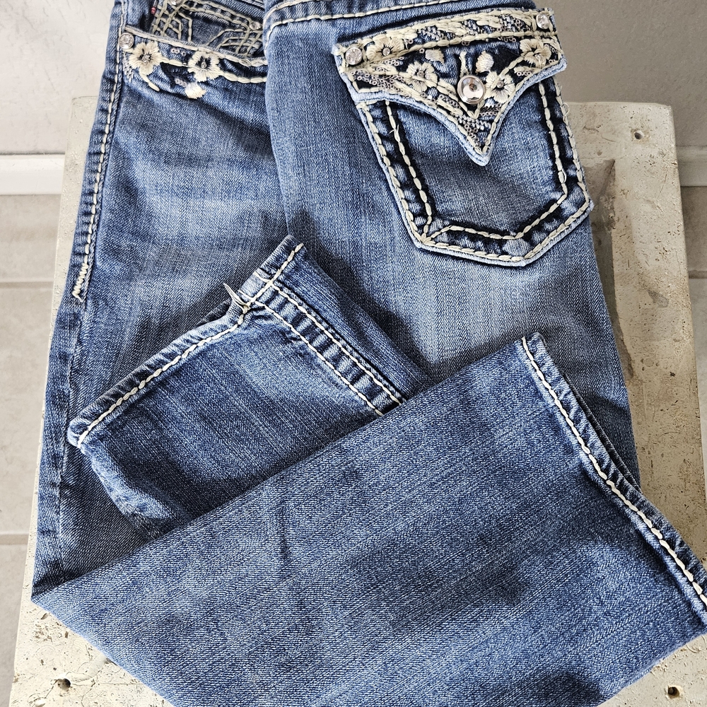 Vigoss Embellished Blue Cropped Jeans